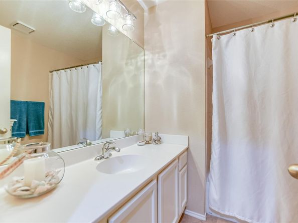 8013 Doe Meadow DR, Austin TX 78749