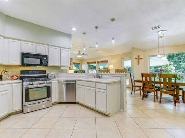 8013 Doe Meadow DR, Austin TX 78749