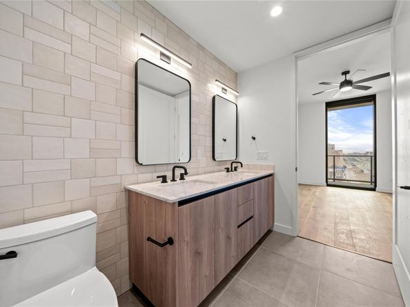 84 East Ave 2403, Austin TX 78701