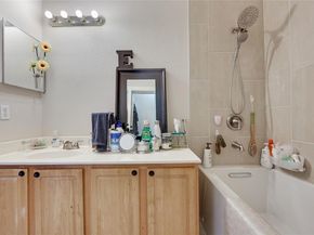 12287 Abbey Glen LN D1, Austin TX 78753
