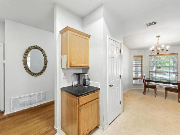 17502 Salt Flat LN, Round Rock TX 78664