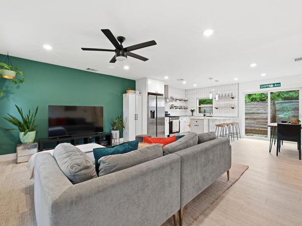 1406 Camelot CIR 1, Austin TX 78745