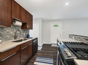 6809 Hanover LN, Austin TX 78723
