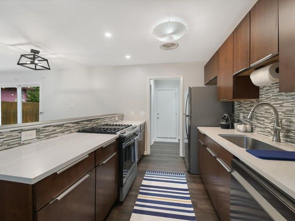6809 Hanover LN, Austin TX 78723