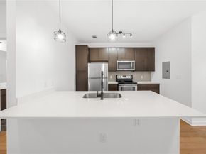 2505 Thornton RD 2306, Austin TX 78704