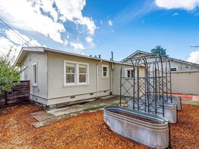 3661 Loma Vista Avenue, Oakland CA 94619