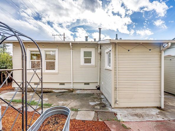 3661 Loma Vista Avenue, Oakland CA 94619