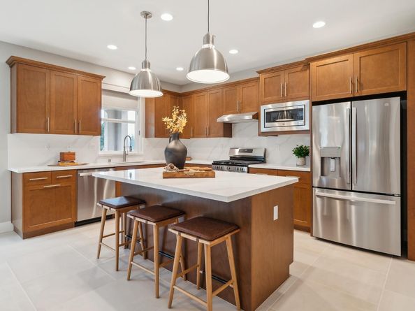 31 DeNova Lane, Martinez CA 94553