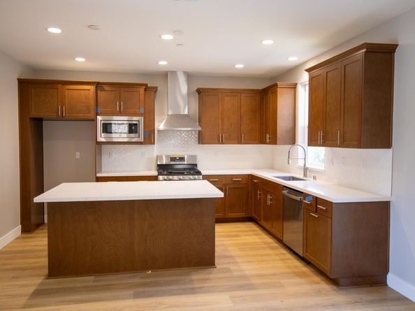 31 DeNova Lane, Martinez CA 94553