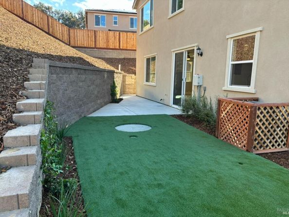 31 DeNova Lane, Martinez CA 94553