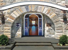 702 Steamboat Road 6, Greenwich CT 06830