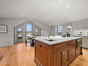 702 Steamboat Road 6, Greenwich CT 06830