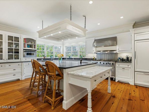 203 Riverside Avenue, Riverside CT 06878
