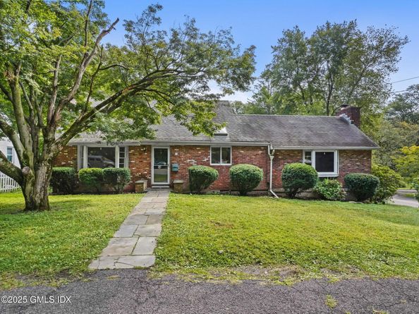 11 Perna Lane, Riverside CT 06878