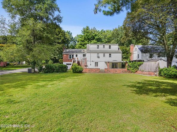 11 Perna Lane, Riverside CT 06878