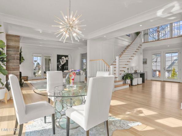 10 W Crossway, Old Greenwich CT 06870