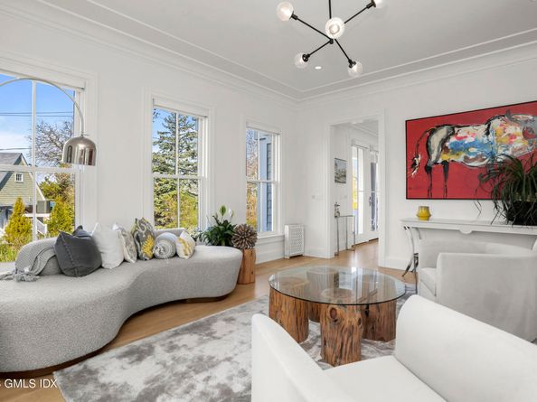 10 W Crossway, Old Greenwich CT 06870