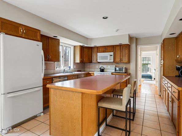 105 N Stamford Road, Stamford CT 06903