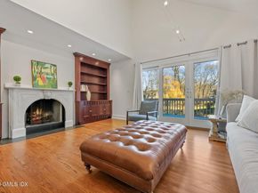 33 E Lyon Farm Drive 33, Greenwich CT 06831