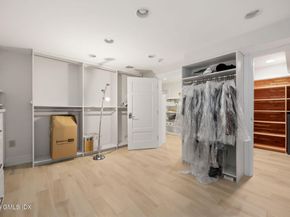 33 E Lyon Farm Drive 33, Greenwich CT 06831