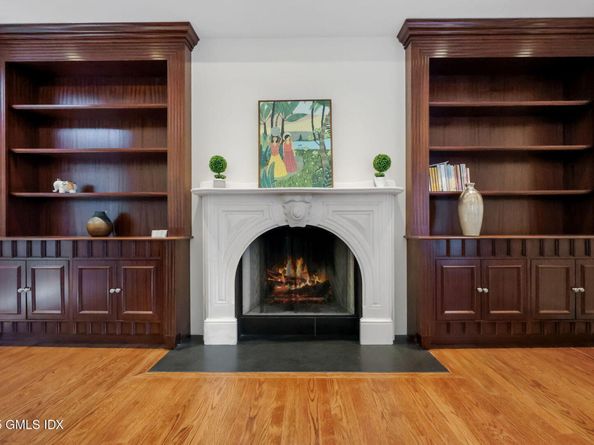 33 E Lyon Farm Drive 33, Greenwich CT 06831