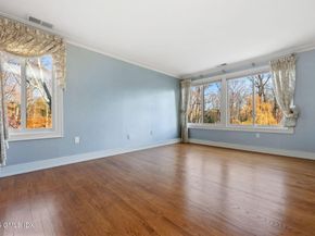 33 E Lyon Farm Drive 33, Greenwich CT 06831