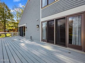 33 E Lyon Farm Drive 33, Greenwich CT 06831