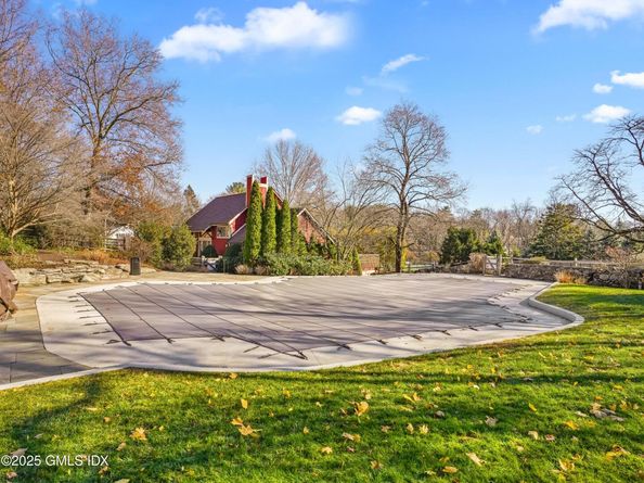 505 W Lyon Farm Drive 505, Greenwich CT 06831