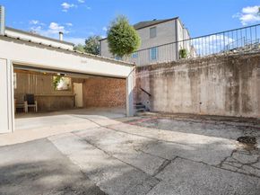 6631 Valleyside RD, Austin TX 78731