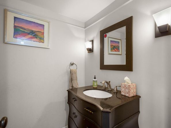 6631 Valleyside RD, Austin TX 78731