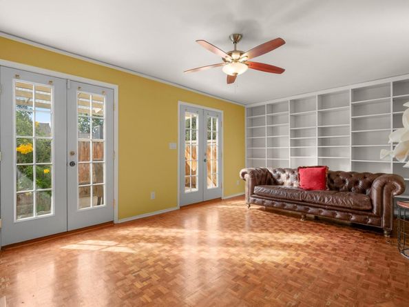 6631 Valleyside RD, Austin TX 78731