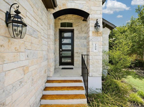 109 Beneteau DR, Austin TX 78738