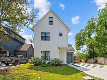 5701 Tura LN
