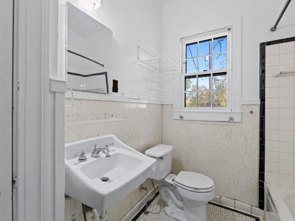 810 E 45th ST, Austin TX 78751