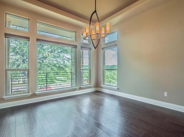 101 Stephanie LN, Austin TX 78738