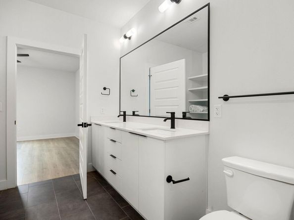 2220 Webberville RD 207, Austin TX 78702