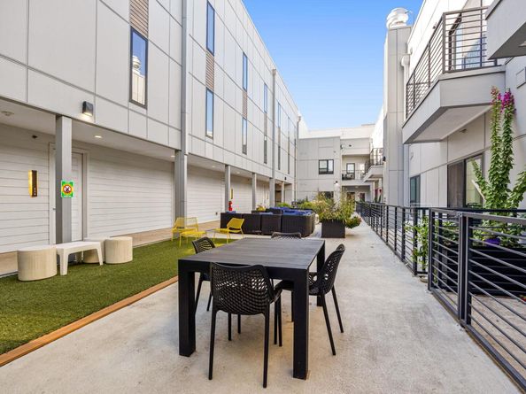 2220 Webberville RD 207, Austin TX 78702