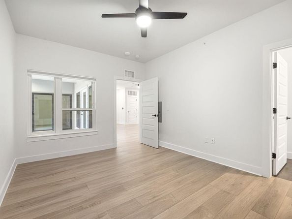 2220 Webberville RD 207, Austin TX 78702