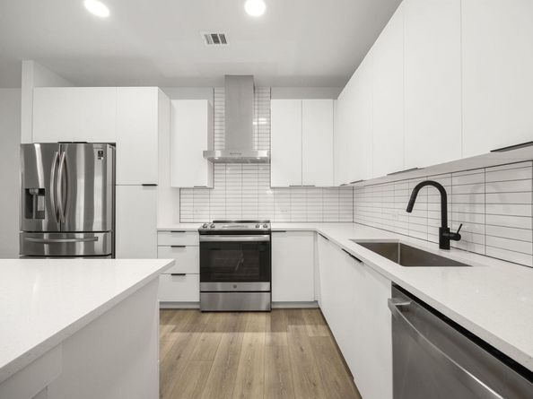 2220 Webberville RD 207, Austin TX 78702