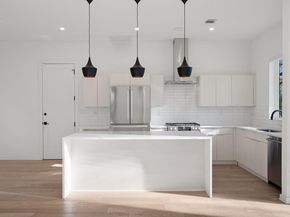 910 Nalide ST B, Austin TX 78745