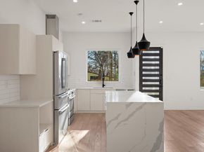 910 Nalide ST B, Austin TX 78745