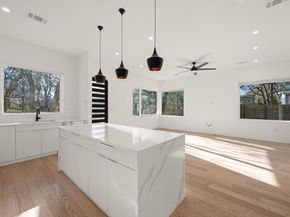 910 Nalide ST B, Austin TX 78745