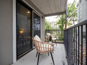 935 La Posada DR 131, Austin TX 78752