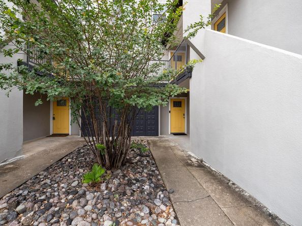 935 La Posada DR 131, Austin TX 78752