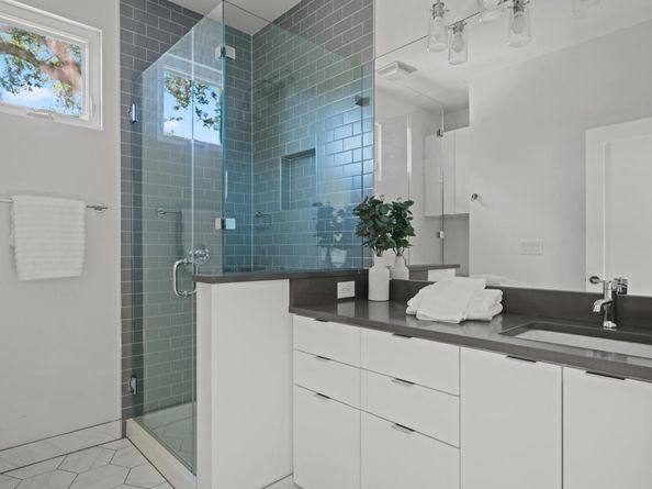 2105 Enfield RD A, Austin TX 78703