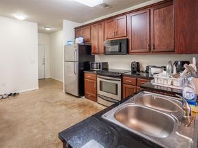 910 W 25th ST 403, Austin TX 78705