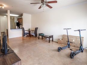 910 W 25th ST 403, Austin TX 78705