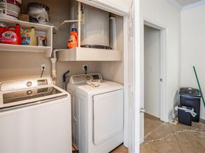910 W 25th ST 403, Austin TX 78705