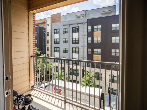 910 W 25th ST 403, Austin TX 78705
