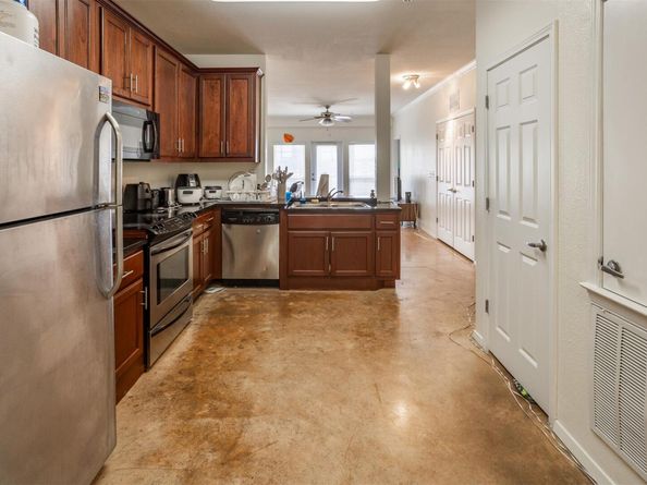 910 W 25th ST 403, Austin TX 78705